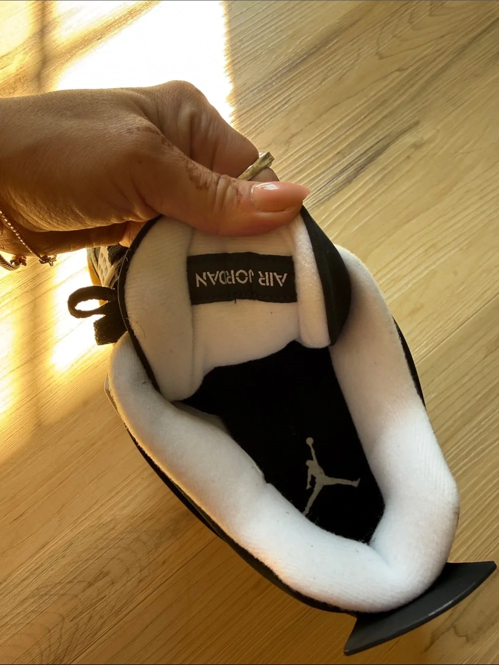 Jordan Men's Black and Gray Retro Sneaker